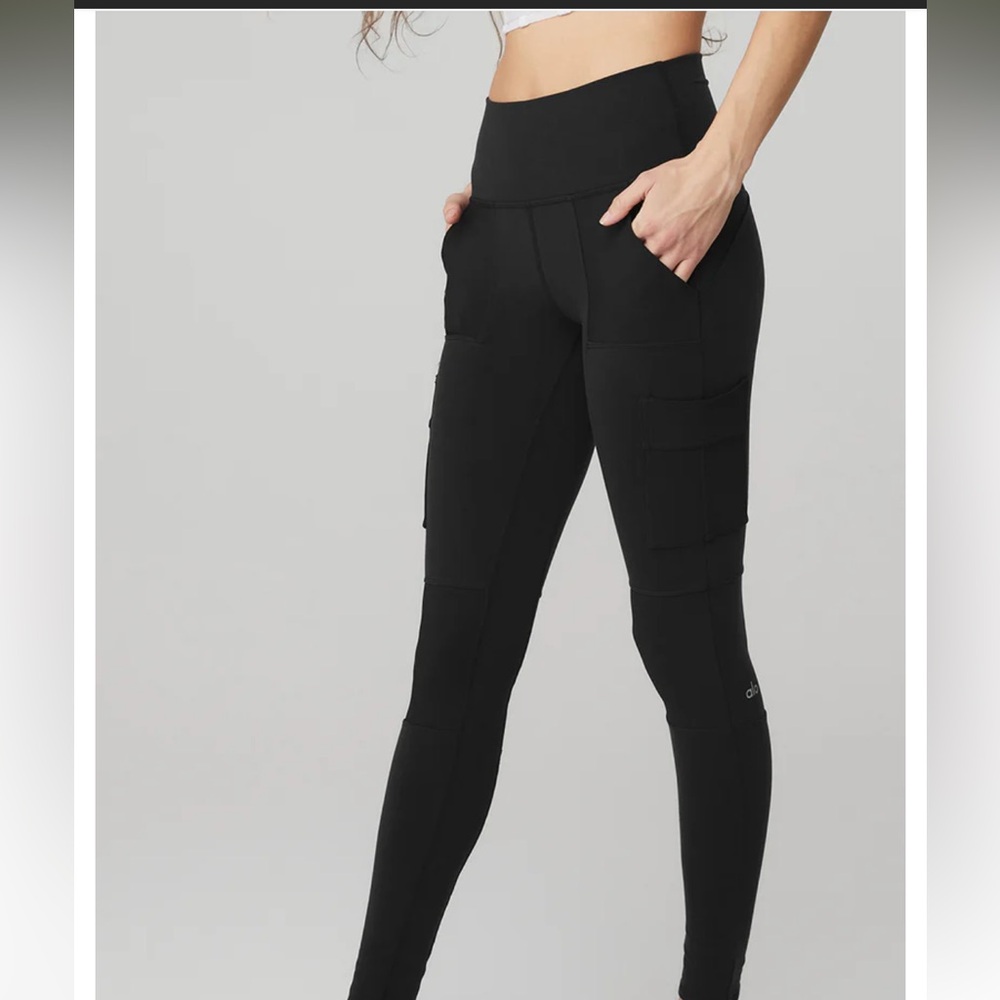 Alo Yoga Cargo Leggings